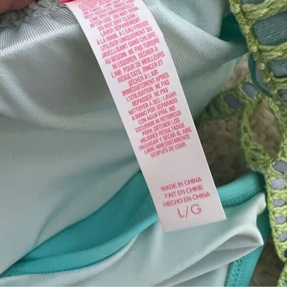 Victoria's Secret Seafoam Glow Crochet  Triangle Swim Top Size L - Picture 5 of 5